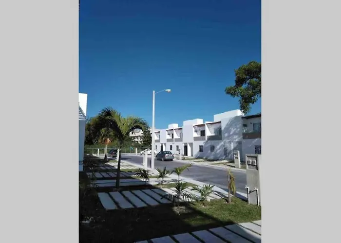 La Casa Del Arbol -4bed 3 Bath *