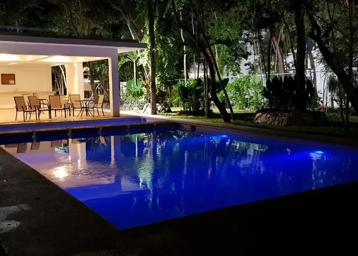 La Casa Del Arbol -4bed 3 Bath *