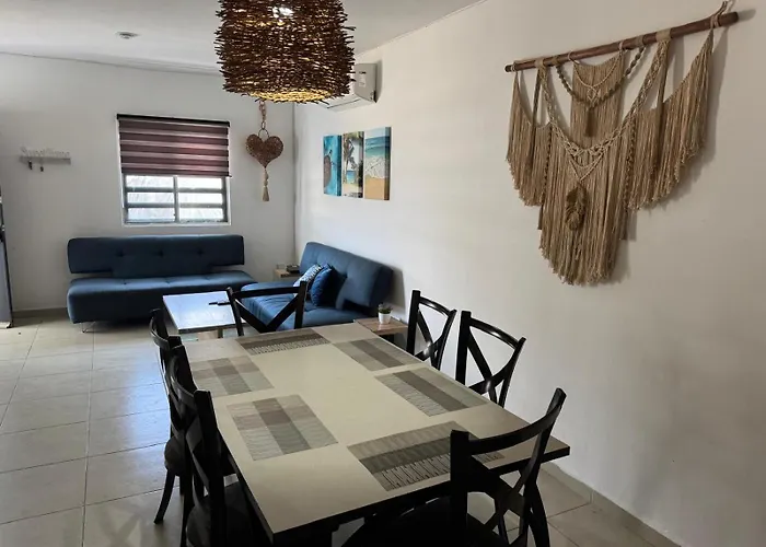 La Casa Del Arbol -4bed 3 Bath *